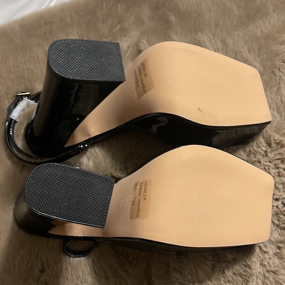 Very nice and new Lemon Drop by privileged Sandals - Picture 6 of 11